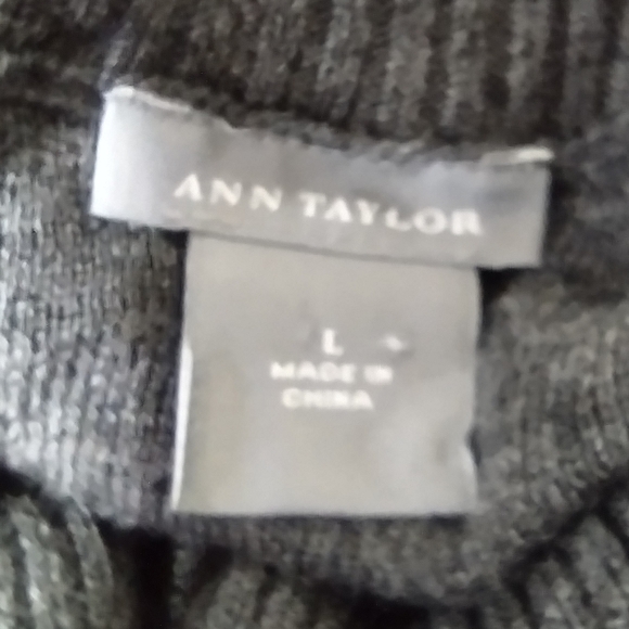 Ann Taylor 100% Wool Turtle Neck Sweater Women's L Gray Casual Comfy Minimalist - Picture 7 of 8